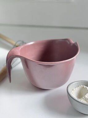 Vintage Rubbermaid Mixing Bowl Pour Spout Brown Kitchen Retro